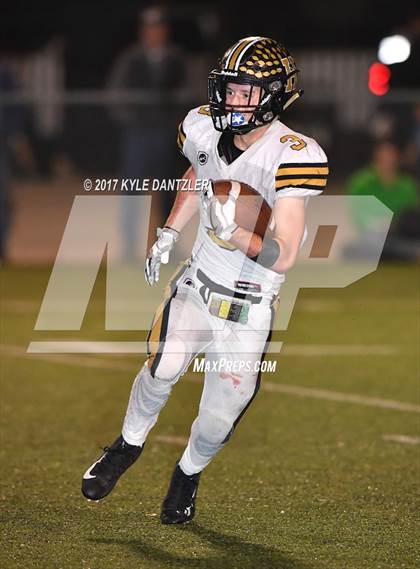 Thumbnail 3 in Gunter vs. Henrietta (UIL 3A Division 2 Region 2 Bi-District) photogallery.