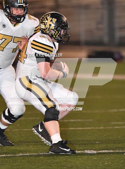 Thumbnail 3 in Gunter vs. Henrietta (UIL 3A Division 2 Region 2 Bi-District) photogallery.