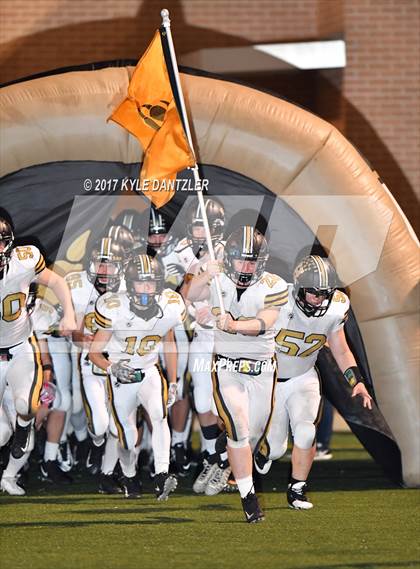 Thumbnail 1 in Gunter vs. Henrietta (UIL 3A Division 2 Region 2 Bi-District) photogallery.