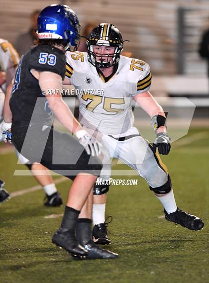 Thumbnail 1 in Gunter vs. Henrietta (UIL 3A Division 2 Region 2 Bi-District) photogallery.