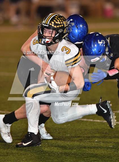 Thumbnail 2 in Gunter vs. Henrietta (UIL 3A Division 2 Region 2 Bi-District) photogallery.