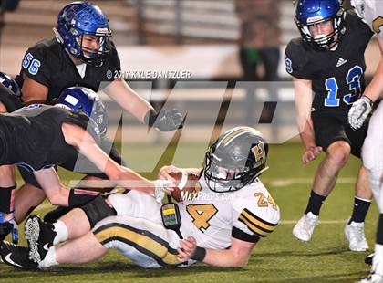 Thumbnail 3 in Gunter vs. Henrietta (UIL 3A Division 2 Region 2 Bi-District) photogallery.