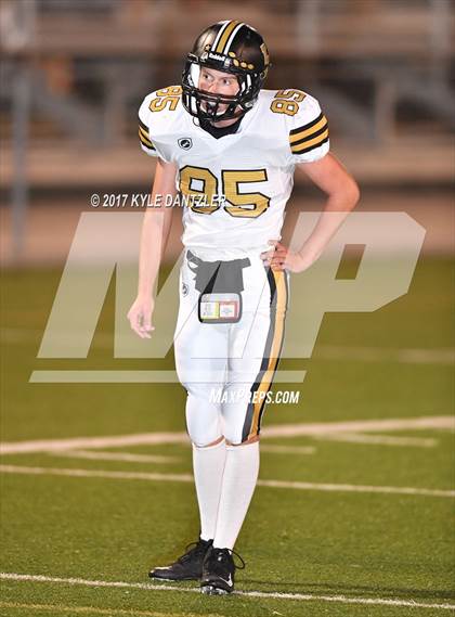 Thumbnail 2 in Gunter vs. Henrietta (UIL 3A Division 2 Region 2 Bi-District) photogallery.