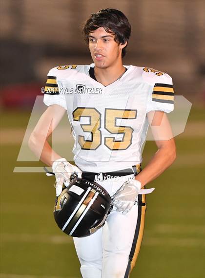 Thumbnail 3 in Gunter vs. Henrietta (UIL 3A Division 2 Region 2 Bi-District) photogallery.