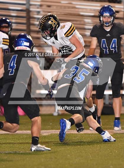 Thumbnail 1 in Gunter vs. Henrietta (UIL 3A Division 2 Region 2 Bi-District) photogallery.