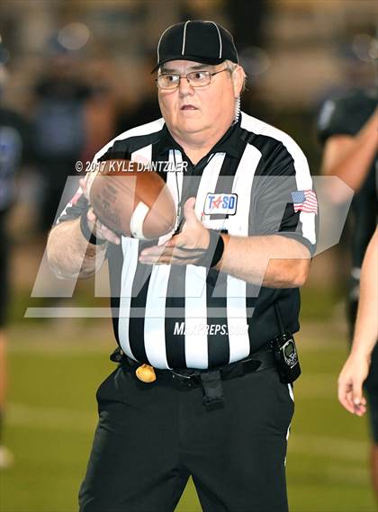 Thumbnail 3 in Gunter vs. Henrietta (UIL 3A Division 2 Region 2 Bi-District) photogallery.