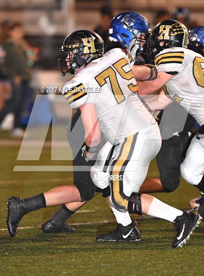 Thumbnail 2 in Gunter vs. Henrietta (UIL 3A Division 2 Region 2 Bi-District) photogallery.
