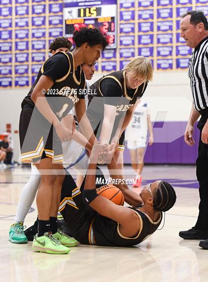 Thumbnail 3 in Crespi vs. Dougherty Valley (The Holiday Classic) photogallery.