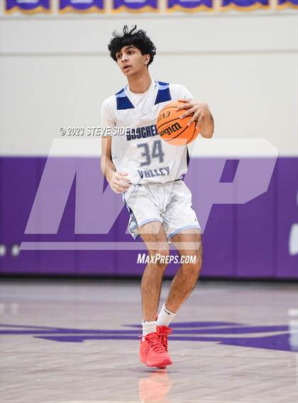 Thumbnail 1 in Crespi vs. Dougherty Valley (The Holiday Classic) photogallery.