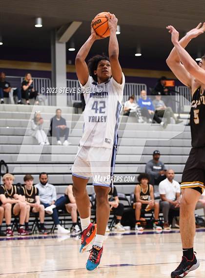 Thumbnail 1 in Crespi vs. Dougherty Valley (The Holiday Classic) photogallery.
