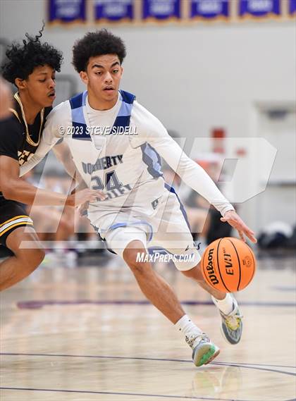 Thumbnail 3 in Crespi vs. Dougherty Valley (The Holiday Classic) photogallery.
