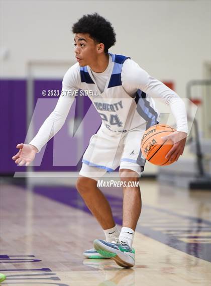 Thumbnail 2 in Crespi vs. Dougherty Valley (The Holiday Classic) photogallery.