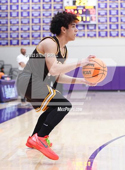 Thumbnail 3 in Crespi vs. Dougherty Valley (The Holiday Classic) photogallery.