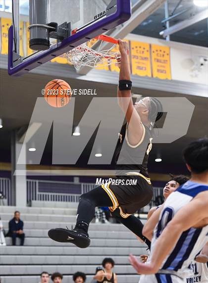 Thumbnail 2 in Crespi vs. Dougherty Valley (The Holiday Classic) photogallery.