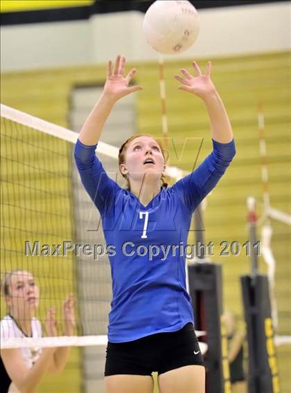 Thumbnail 3 in Bishop Montgomery vs Frontier (Aloha Cougar Classic) photogallery.