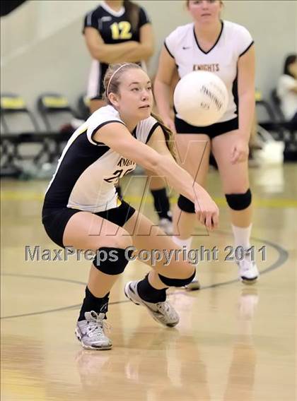 Thumbnail 2 in Bishop Montgomery vs Frontier (Aloha Cougar Classic) photogallery.