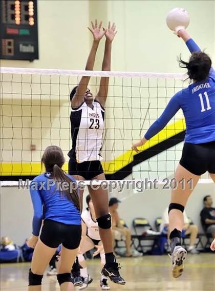 Thumbnail 1 in Bishop Montgomery vs Frontier (Aloha Cougar Classic) photogallery.