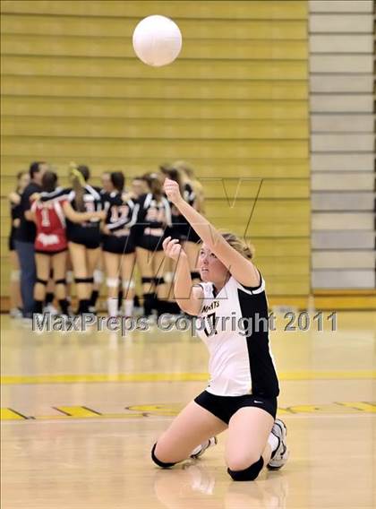 Thumbnail 3 in Bishop Montgomery vs Frontier (Aloha Cougar Classic) photogallery.
