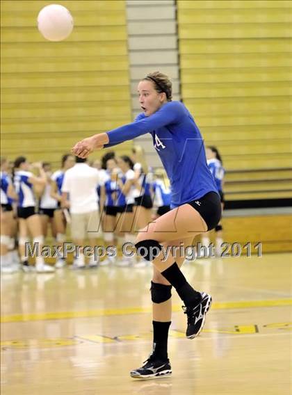 Thumbnail 1 in Bishop Montgomery vs Frontier (Aloha Cougar Classic) photogallery.