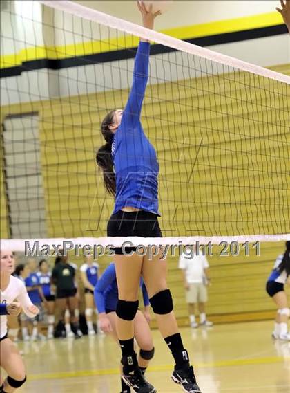 Thumbnail 2 in Bishop Montgomery vs Frontier (Aloha Cougar Classic) photogallery.