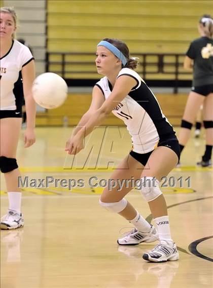 Thumbnail 3 in Bishop Montgomery vs Frontier (Aloha Cougar Classic) photogallery.