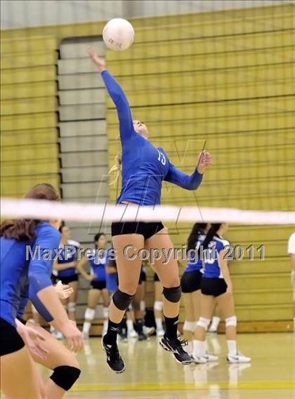Thumbnail 2 in Bishop Montgomery vs Frontier (Aloha Cougar Classic) photogallery.