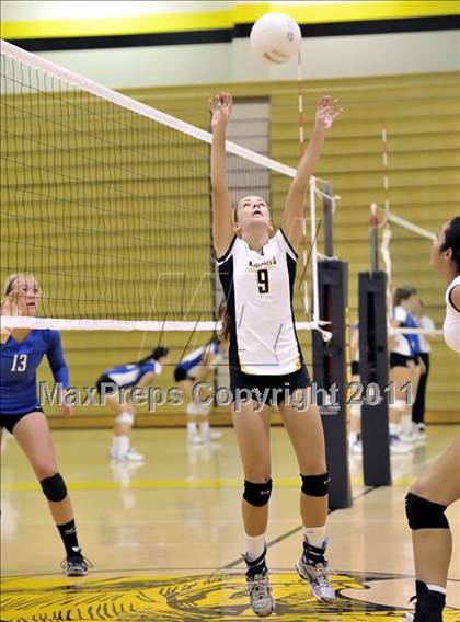 Thumbnail 3 in Bishop Montgomery vs Frontier (Aloha Cougar Classic) photogallery.