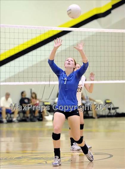 Thumbnail 2 in Bishop Montgomery vs Frontier (Aloha Cougar Classic) photogallery.