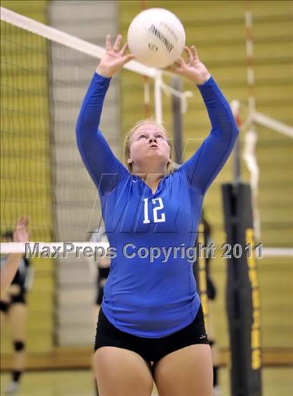 Thumbnail 2 in Bishop Montgomery vs Frontier (Aloha Cougar Classic) photogallery.