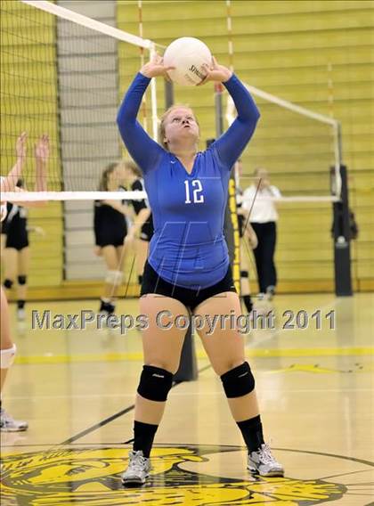Thumbnail 1 in Bishop Montgomery vs Frontier (Aloha Cougar Classic) photogallery.