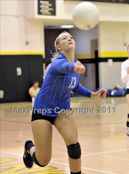 Thumbnail 1 in Bishop Montgomery vs Frontier (Aloha Cougar Classic) photogallery.