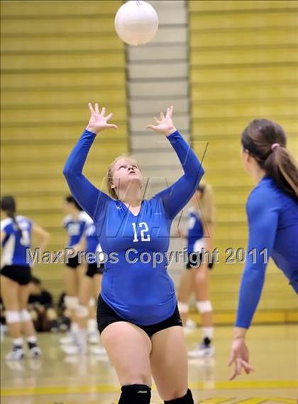 Thumbnail 3 in Bishop Montgomery vs Frontier (Aloha Cougar Classic) photogallery.