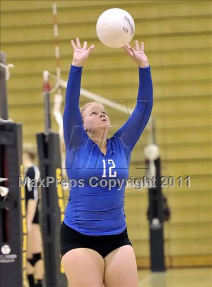 Thumbnail 3 in Bishop Montgomery vs Frontier (Aloha Cougar Classic) photogallery.
