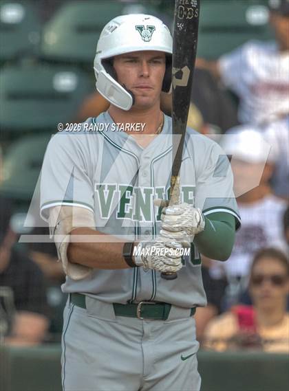 Thumbnail 2 in Stoneman Douglas vs. Venice (FHSAA 7A State Championship) photogallery.