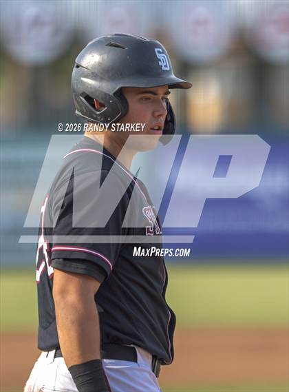 Thumbnail 2 in Stoneman Douglas vs. Venice (FHSAA 7A State Championship) photogallery.