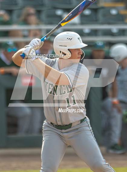 Thumbnail 3 in Stoneman Douglas vs. Venice (FHSAA 7A State Championship) photogallery.
