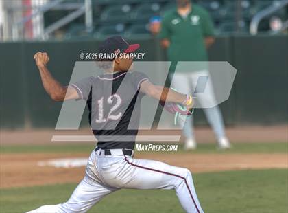Thumbnail 1 in Stoneman Douglas vs. Venice (FHSAA 7A State Championship) photogallery.