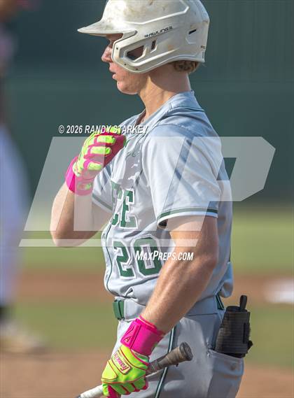Thumbnail 2 in Stoneman Douglas vs. Venice (FHSAA 7A State Championship) photogallery.