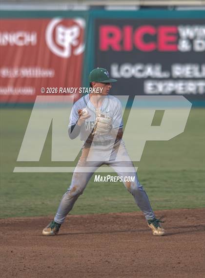 Thumbnail 3 in Stoneman Douglas vs. Venice (FHSAA 7A State Championship) photogallery.