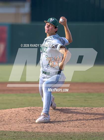 Thumbnail 3 in Stoneman Douglas vs. Venice (FHSAA 7A State Championship) photogallery.