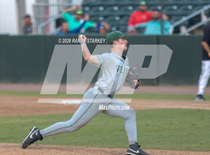 Thumbnail 2 in Stoneman Douglas vs. Venice (FHSAA 7A State Championship) photogallery.
