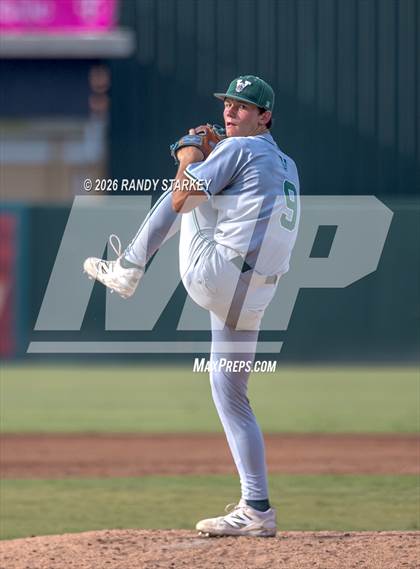 Thumbnail 2 in Stoneman Douglas vs. Venice (FHSAA 7A State Championship) photogallery.