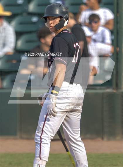 Thumbnail 3 in Stoneman Douglas vs. Venice (FHSAA 7A State Championship) photogallery.