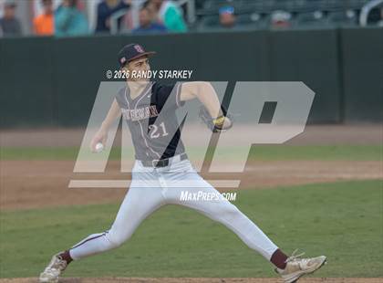 Thumbnail 2 in Stoneman Douglas vs. Venice (FHSAA 7A State Championship) photogallery.