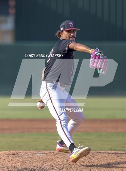 Thumbnail 3 in Stoneman Douglas vs. Venice (FHSAA 7A State Championship) photogallery.