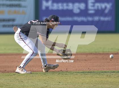 Thumbnail 1 in Stoneman Douglas vs. Venice (FHSAA 7A State Championship) photogallery.