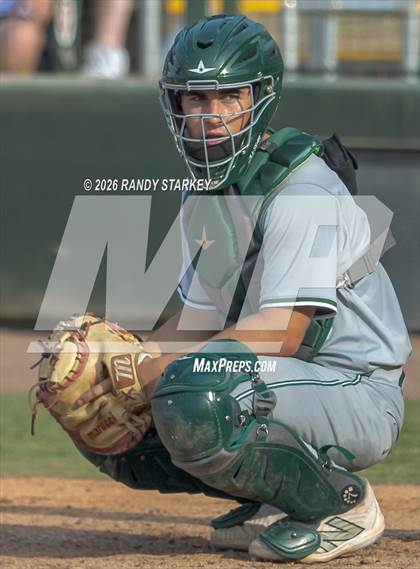 Thumbnail 3 in Stoneman Douglas vs. Venice (FHSAA 7A State Championship) photogallery.