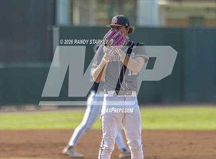 Thumbnail 3 in Stoneman Douglas vs. Venice (FHSAA 7A State Championship) photogallery.