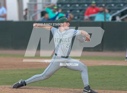 Thumbnail 1 in Stoneman Douglas vs. Venice (FHSAA 7A State Championship) photogallery.