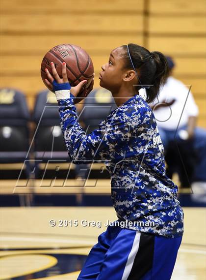 Thumbnail 3 in Eastside College Prep vs. La Jolla Country Day (CIF State D5 Final) photogallery.